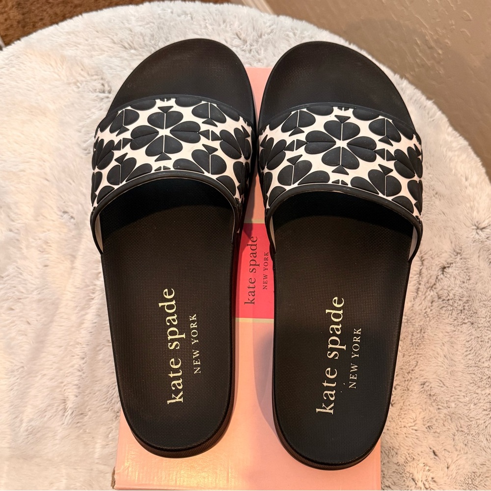 Kate Spade Black and Cream Clover Sandals - Picture 8 of 8
